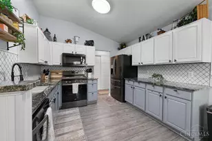 6741 Verde Ridge Dr, Green Township, OH 45247 - Photo 9