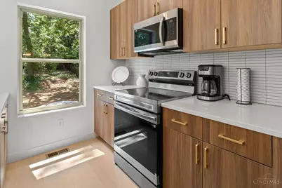 1869 Kinney Avenue, Cincinnati, OH 45207 - Photo 9