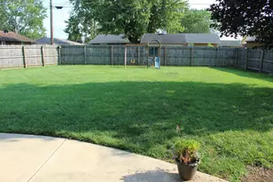1060 Mayfair Dr, Wilmington, OH 45177 - Photo 9