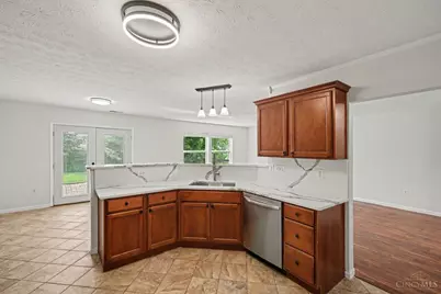357 Hartford Court, Hamilton Township, OH 45039 - Photo 11