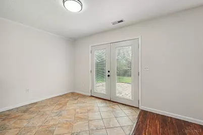 357 Hartford Court, Hamilton Township, OH 45039 - Photo 13