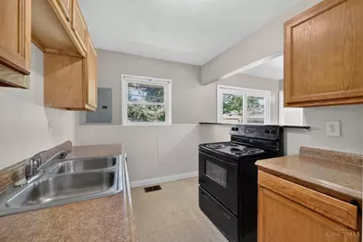 8745 Daly Road, Springfield Township, OH 45231 - Photo 13