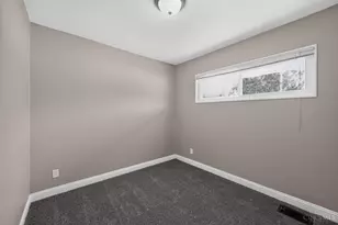 8745 Daly Rd, Springfield Township, OH 45231 - Photo 17