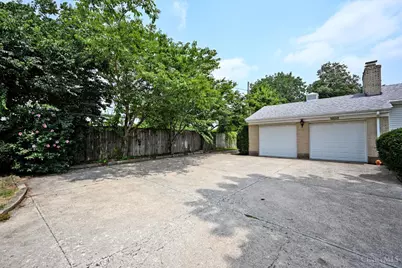10650 Pippin Road, Colerain Township, OH 45231 - Photo 5