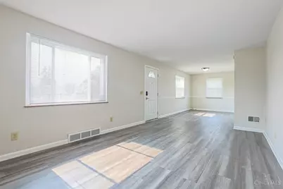 556 Grandin Avenue, Springdale, OH 45246 - Photo 5