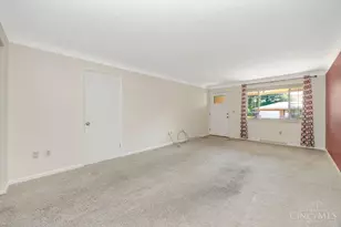 5873 Cottontail Ct, Green Township, OH 45239 - Photo 7