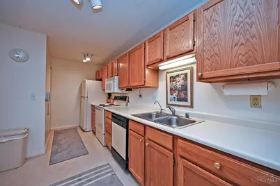 7382 Ridgepoint Drive #7, Anderson Township, OH 45230 - Photo 15