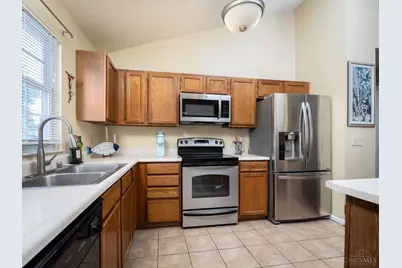 556 Laurel Grove Court, Union Township, OH 45244 - Photo 9
