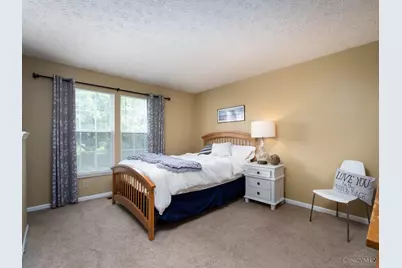 556 Laurel Grove Court, Union Township, OH 45244 - Photo 11