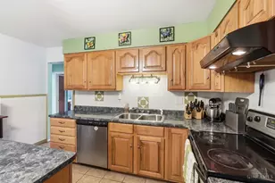4486 Pinecroft Dr, Green Township, OH 45211 - Photo 11
