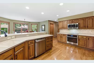 6226 Swanbrook Lane, Delhi Township, OH 45233 - Photo 9