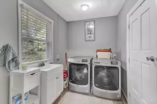 3953 Kirkup Ave, Cincinnati, OH 45213 - Photo 17