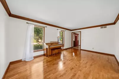 7489 Fitzroy Court, West Chester, OH 45241 - Photo 5