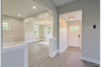 692 W Kemper Road, Springdale, OH 45246 - Photo 3