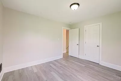 692 W Kemper Road, Springdale, OH 45246 - Photo 17