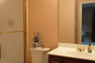 688 Buff Ct, Springfield Township, OH 45231 - Photo 15