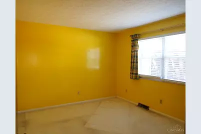 688 Buff Court, Springfield Township, OH 45231 - Photo 17