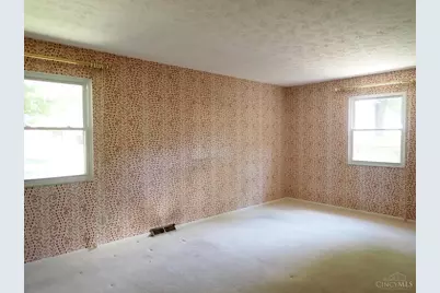688 Buff Court, Springfield Township, OH 45231 - Photo 13