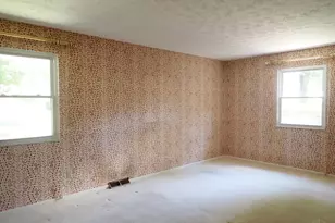 688 Buff Ct, Springfield Township, OH 45231 - Photo 13