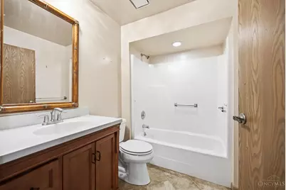 4266 Marcrest Drive, Cincinnati, OH 45211 - Photo 25