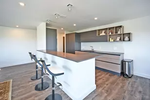 2200 Victory Pkwy, Cincinnati, OH 45206 - Photo 17
