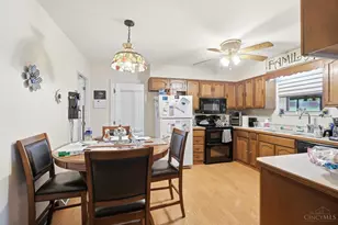7031 Butterwood Dr, West Chester, OH 45241 - Photo 15