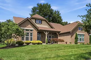 1584 Hawk Ridge Dr, Hamilton Township, OH 45039 - Photo 3