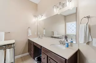 1584 Hawk Ridge Dr, Hamilton Township, OH 45039 - Photo 33