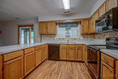 8254 Meadowlark Drive, Carlisle, OH 45005 - Photo 11