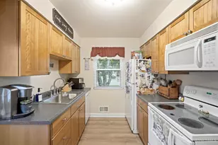 5889 Willow Oak Ln, Green Township, OH 45239 - Photo 7