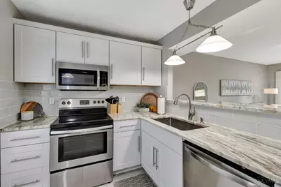 1012 John Street, Cincinnati, OH 45203 - Photo 11