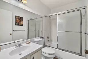 51 Aspen Ct, Springdale, OH 45246 - Photo 23