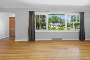 1050 Nimitz Ln, Anderson Township, OH 45230 - Photo 7