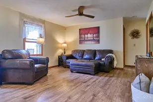 1271 Country Oaks Ln, Wilmington, OH 45177 - Photo 3
