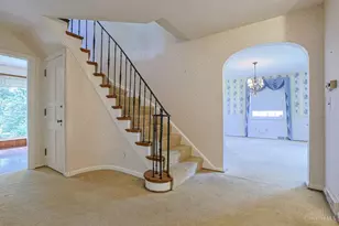 541 W North Bend Rd, Springfield Township, OH 45224 - Photo 5