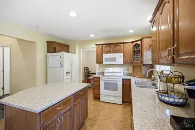 5790 Willowcove Drive, Cincinnati, OH 45239 - Photo 7