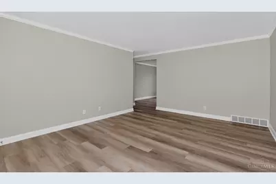 121 Biscoe Drive, Reading, OH 45215 - Photo 7