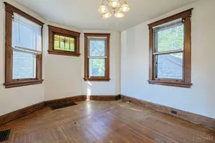 2555 Fairview Ave, Cincinnati, OH 45219 - Photo 11