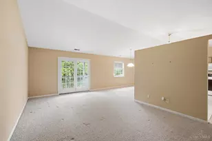 8771 Carrousel Park Cir, Colerain Township, OH 45251 - Photo 7