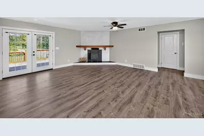 8261 Morrow Cozaddale Road, Hamilton Township, OH 45152 - Photo 9