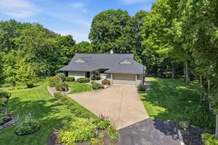 464 Creekside Dr, Lebanon, OH 45036 - Photo 1