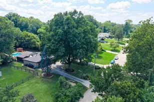 6135 Mernic Dr, Green Township, OH 45248 - Photo 3