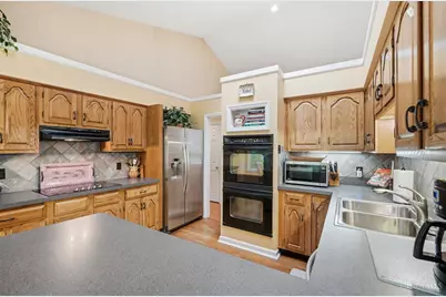 8183 Lyndhurst Court, Sycamore Township, OH 45249 - Photo 17
