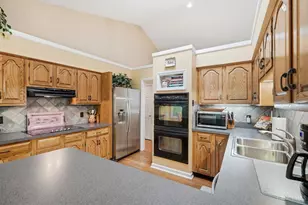 8183 Lyndhurst Ct, Sycamore Township, OH 45249 - Photo 17