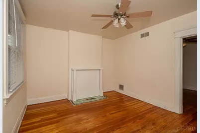 221 E Rochelle Street, Cincinnati, OH 45219 - Photo 3