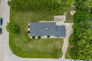1028 Newcastle Dr, Springfield Township, OH 45231 - Photo 55