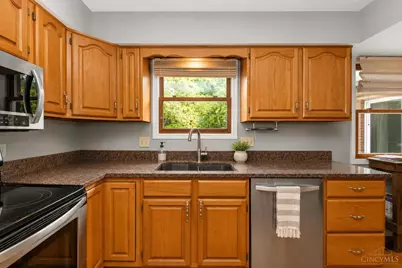 2590 Westbourne Drive, Cincinnati, OH 45248 - Photo 9