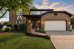2590 Westbourne Dr, Cincinnati, OH 45248 - Photo 1