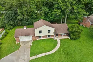 375 Woodside Dr, Batavia, OH 45103 - Photo 3