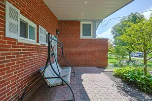 337 Glen Oaks Dr, Delhi Township, OH 45238 - Photo 3